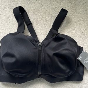 Black front close Sparta bra.From Victoria Secret and it’s a 36DDD